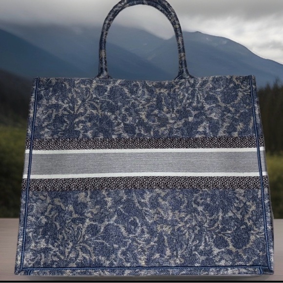 Dior Large Book Tote Brocart Embroidery With Denim Effect - Picture 4 of 12